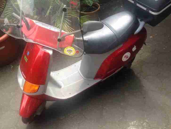 Vespa Roller Sfera 80 mit Kat., Winschutz, Koffer