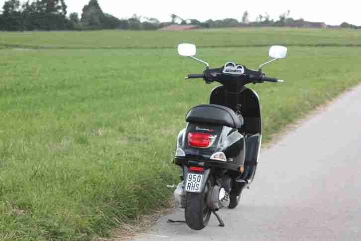 Vespa S50 schwarz 4750 km Bj 2011 S 50