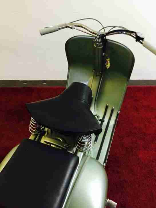 Vespa V13 Faro Basso *Oldtimer 1950*