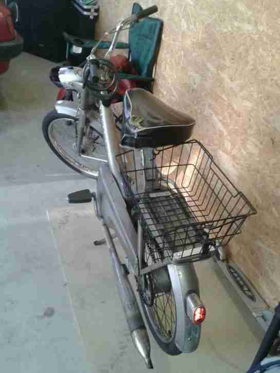 Victoria 502 moped