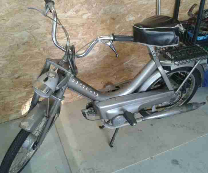 Victoria 502 moped