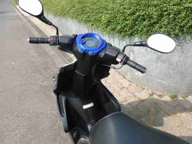 YAMAHA AEROX R