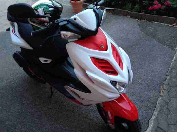 YAMAHA AEROX R 50,BAUJAHR 2014,NOCH 14 MONATE GARANTIE,WIE NEU,630km,LEO AUSPUFF