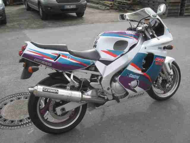 YAMAHA FZR 600 R TYP 4JH aus 1995 hat alle Deutschen Papiere LÄUFT und FÄHRT