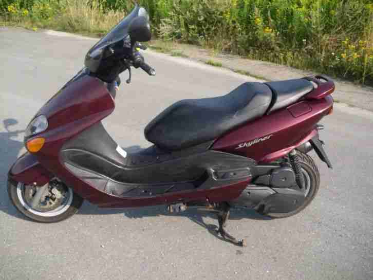 YAMAHA Roller SKYLINER 125-er