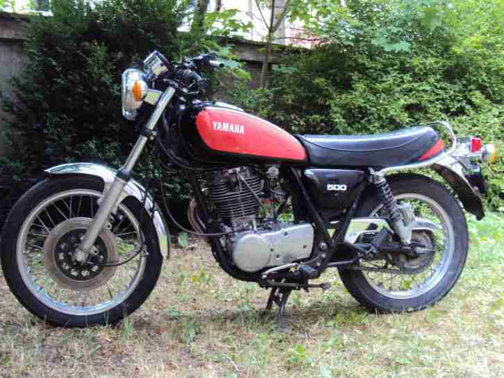 YAMAHA SR 500 2JR Bj. 1978 Kilometerstand: 24839 Speichenräder Schwarz-Rot