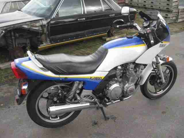 YAMAHA XJ 900 aus Baujahr 1989 hat Schweizer KFZ Brief+Zollpapier läuft + fährt