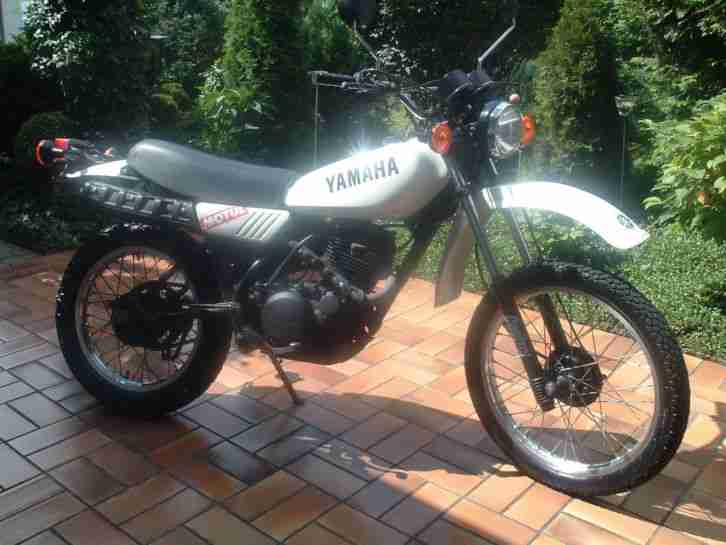 YAMAHA XT 250,MOTORRAD,ENDURO,OLDTIMER