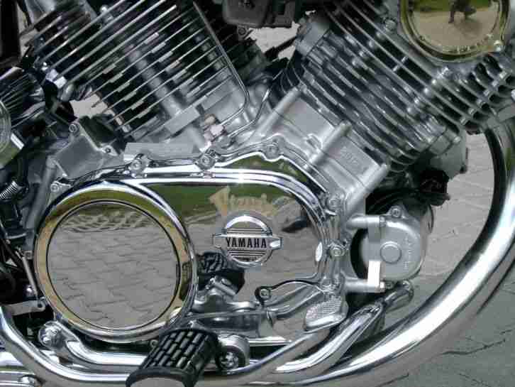 YAMAHA XV 1000 VIRAGO