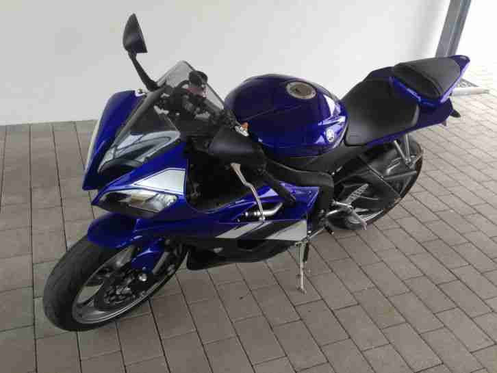 YAMAHA YZF-R6 RJ15 1.Hand 9400 km TÜV 04/15 BLAU