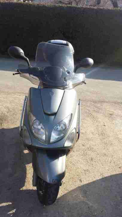 Yamaha 125 Majesty, 2. Hand Baujahr 31 07 08 Kilometerleistung 10660 KM
