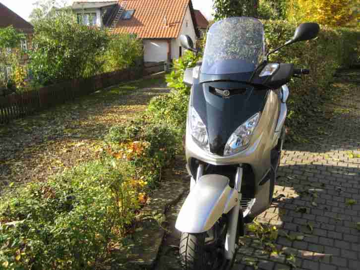 Yamaha 250 X-MAX Motorroller Scooter 5810 KM, unfallfrei, 1A, TÜV, silber, TOP