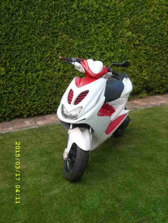 Yamaha Aerox, 49 ccm, EZ 06/2009, 4700 km, top Zustand,