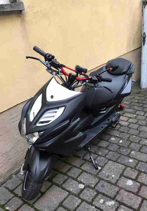 Yamaha Aerox Naked