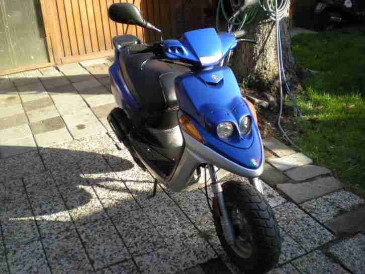 Yamaha CW50RS Roller Erstz. 09/05 Laufl.12737 km Farbe Blau