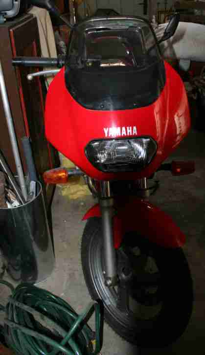 Yamaha Diversion Frauenmotorrad rot