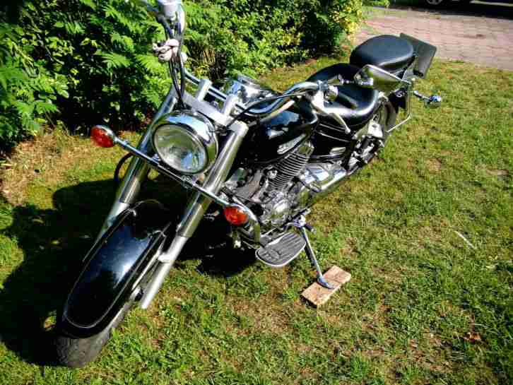 Yamaha Drag Star,Classic 650,schw.40PS 21,4tkm.BJ2004,Tüv07/17,VB3.800Euro