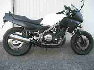 Yamaha FZ 750