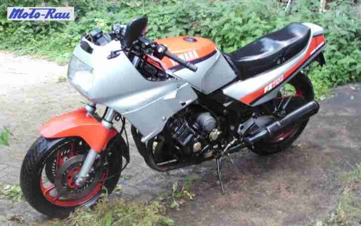Yamaha FZ 750 Unfallmotorrad Unfall Motor Ersatzteilträger Ersatzteilspender