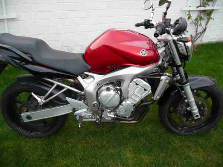 Yamaha FZ6-N FAZER RJ07 Rot 98 PS Naked-Bike Bauj. 06/2004 TÜV 08/16