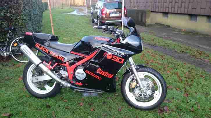 Yamaha FZ750, ein echter Dampfhammer