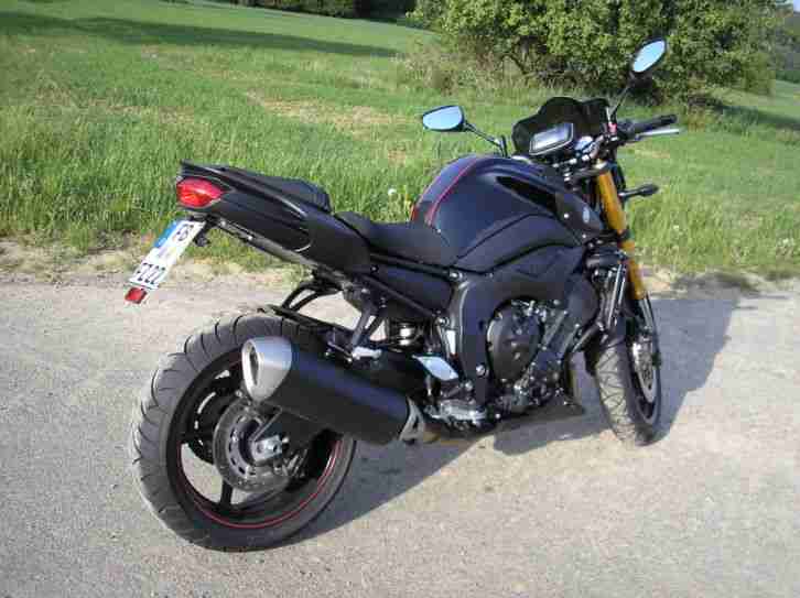 Yamaha FZ8 mit ABS und Bugspoiler, EZ: 08/2013, gepflegter Zustand