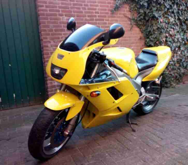 Yamaha FZR 1000