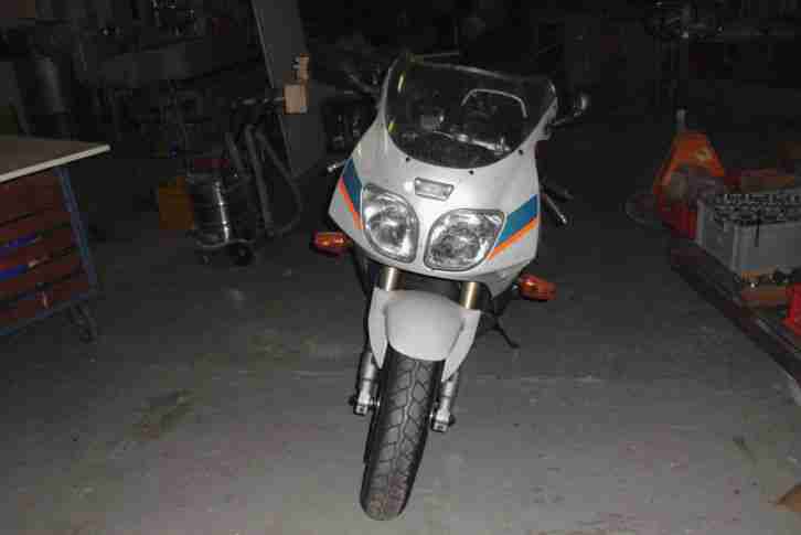 Yamaha FZR 1000 3LE mit vielen Ersatzteilen
