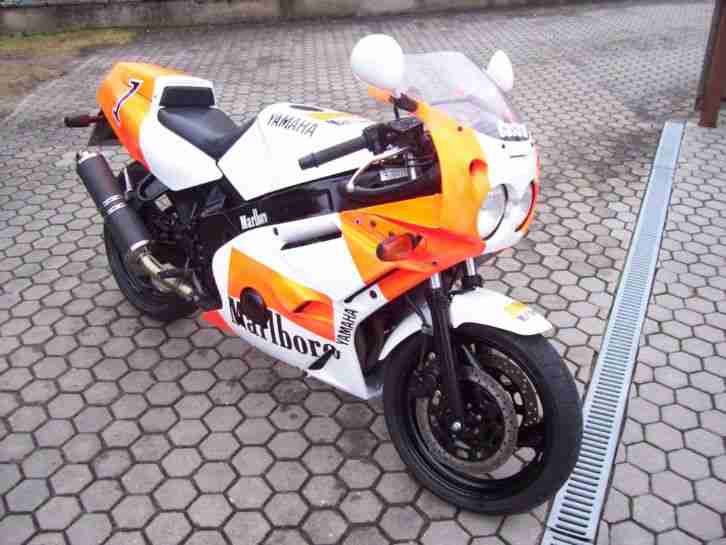Yamaha FZR 600