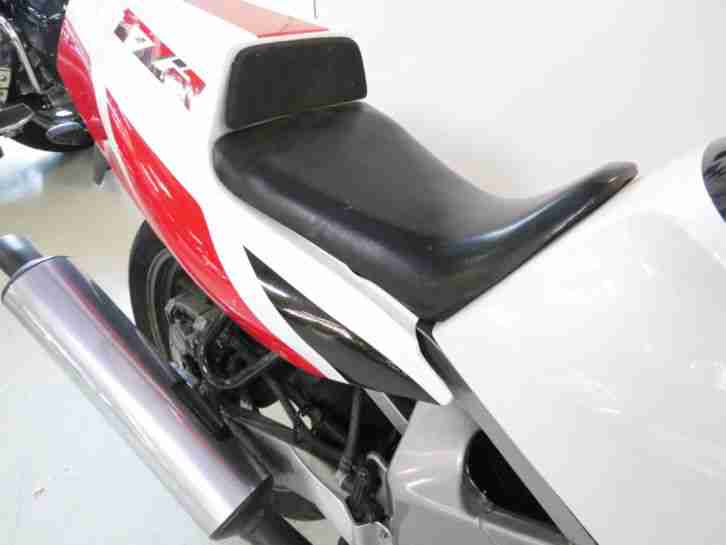 Yamaha FZR 600