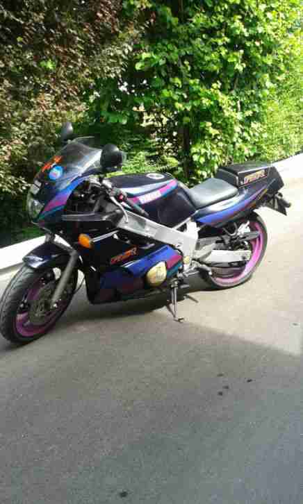 Yamaha FZR 600
