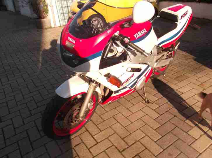 Yamaha FZR 600