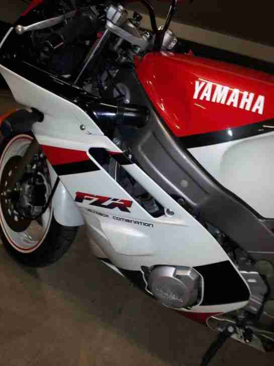 Yamaha FZR 600 3HE