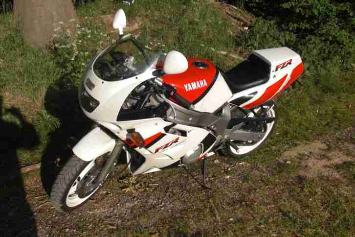 Yamaha FZR 600 3HE