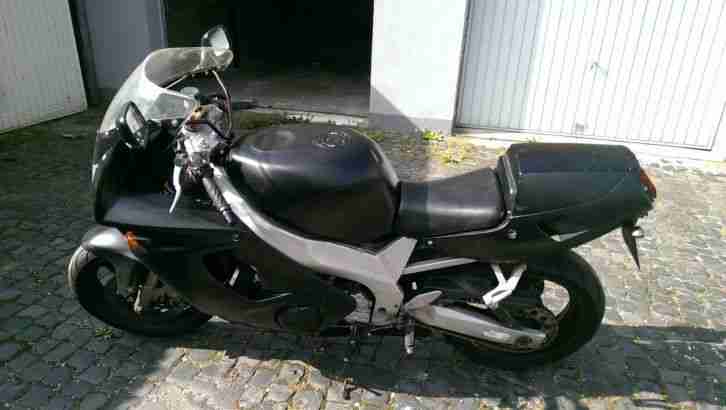 Yamaha FZR 600 4JH, Bj 93, 98Ps