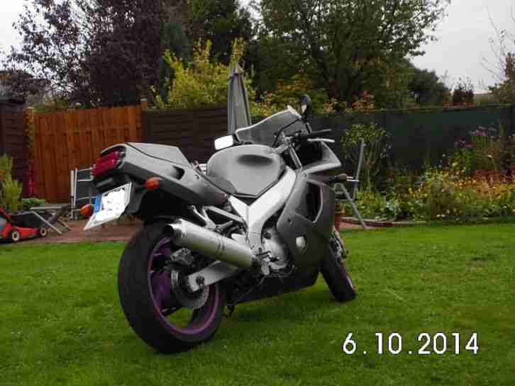 Yamaha FZR 600 R Motorrad