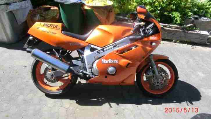 Yamaha FZR 600