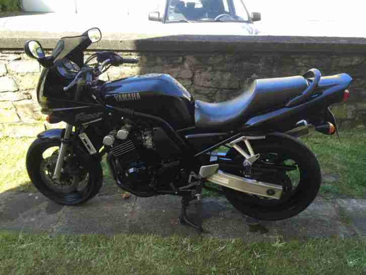 Yamaha FZS 600