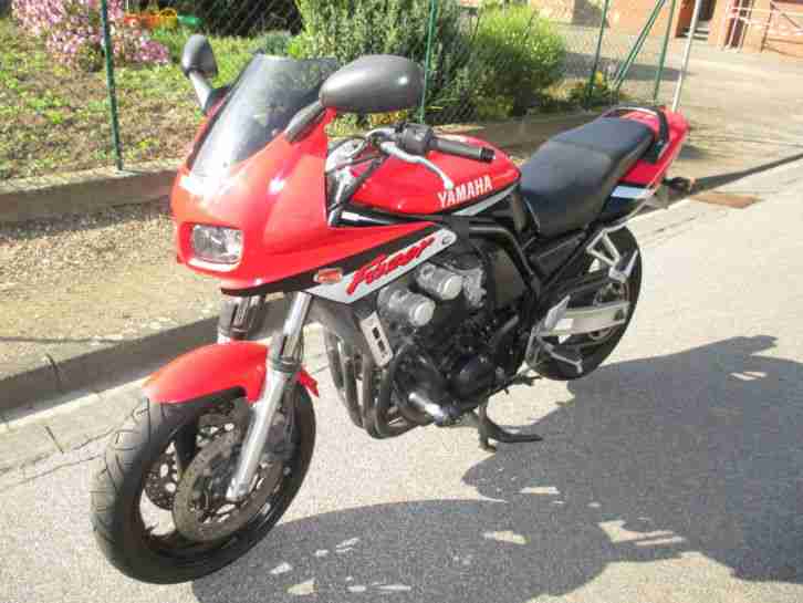 Yamaha FZS 600 Fazer
