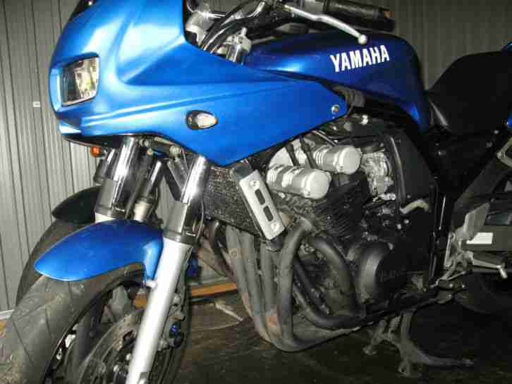 Yamaha FZS 600 Fazer