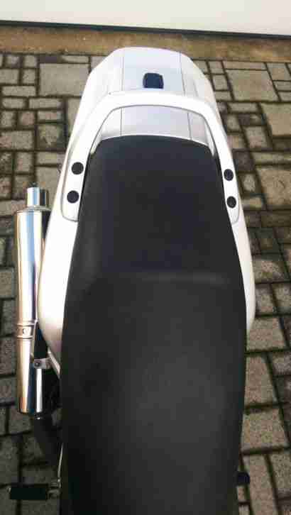 Yamaha FZS 600 Fazer RJ02 silber TÜV / AU neu