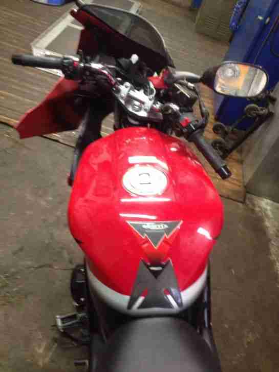 Yamaha FZS 600 Fazer Unfall Motorrad Unfallmotorrad RJ02 E.Z. 8/2001 KM15500
