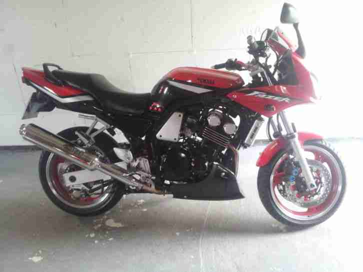 Yamaha Fazer 600 mit Facelift 2003
