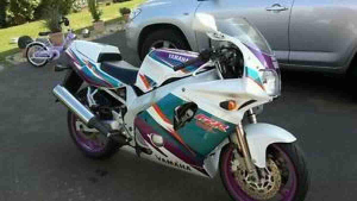 Yamaha Fzr 600