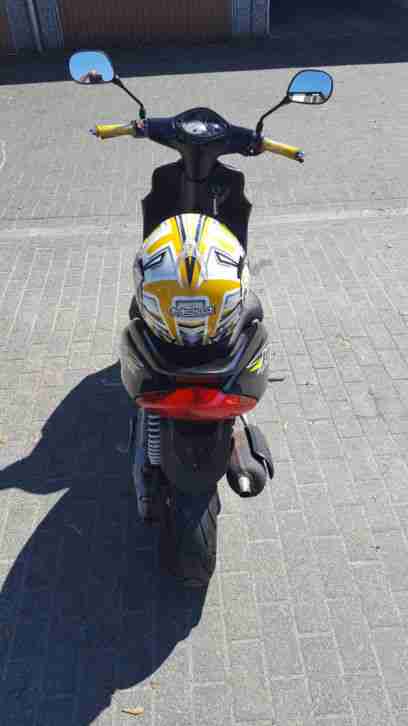 Yamaha Jog RR 50 Ganz Original mit Wasserkühlung + Motorradhelm