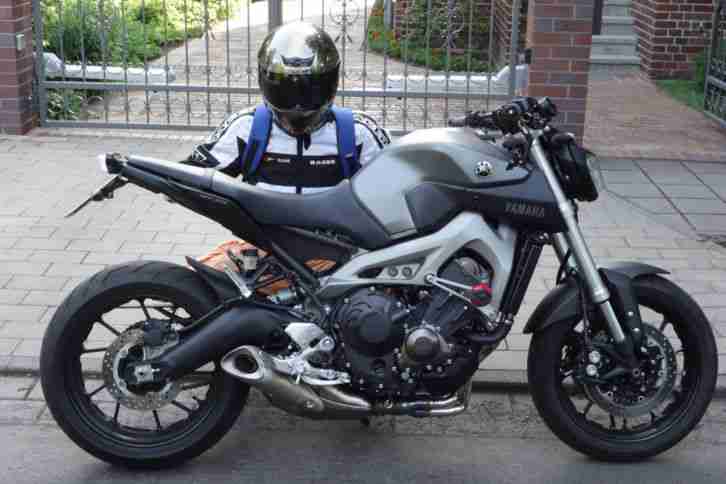 Yamaha MT 09 sehr schöner Umbau,1.Hand,Top Zustand,EZ 3/2014