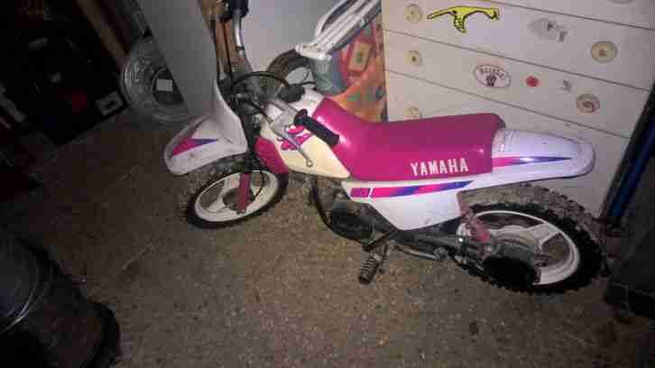 Yamaha PW 50 Kindercross Motorrad in weiß/rosa