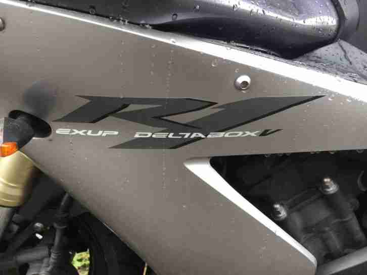 Yamaha R1 RH12 9/2004 TÜV neu 170PS Grau