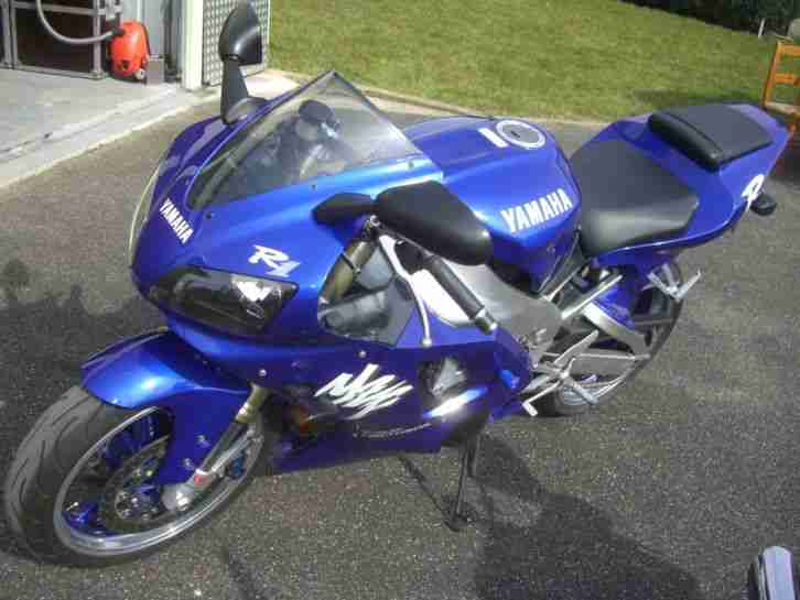 R1 RN 01 YZF 1000