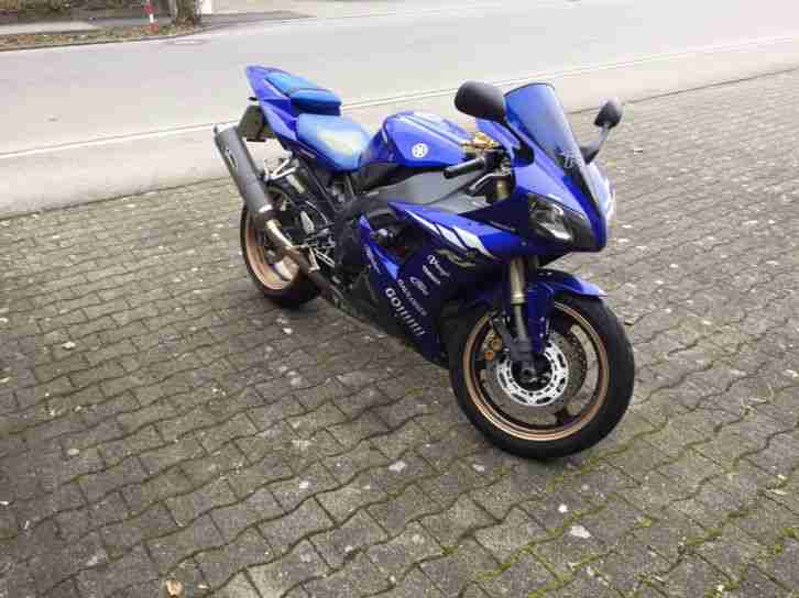 Yamaha R1. RN 09